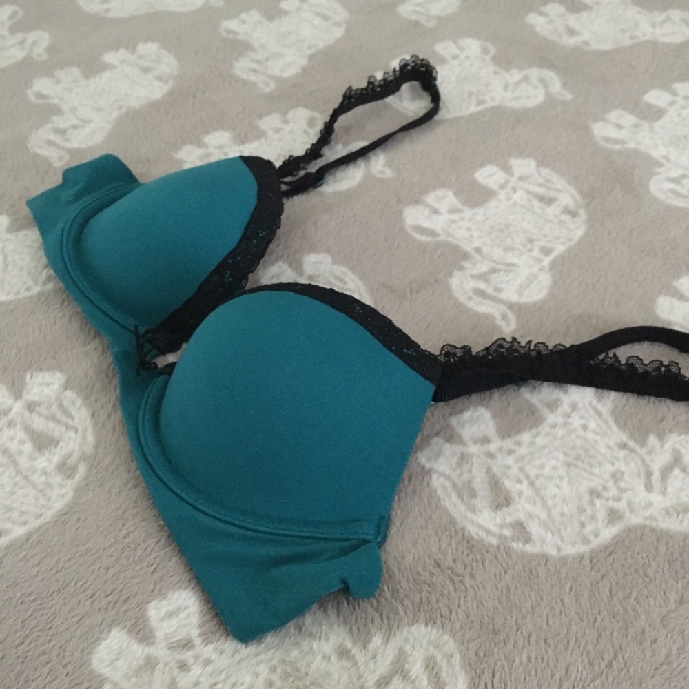 Aerie Lexi bra 32B Black lace accents